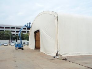 固定式仮設テント倉庫の設置の様子4